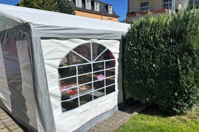 5x8 meter partyzelt 800w Partyzelt 5 × 8 m von eventMa mit Fenstern