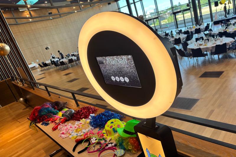 iPad Fotobox 2.0 - schwarz in Dresden für eure Weihnachtsfeier oder Hochzeit mieten